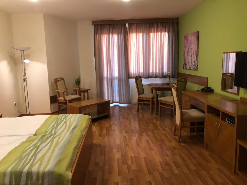 Rosemary Apartmanok, Rose, Lili, Mary1, Mary2 Хайдусобосло Экстерьер фото
